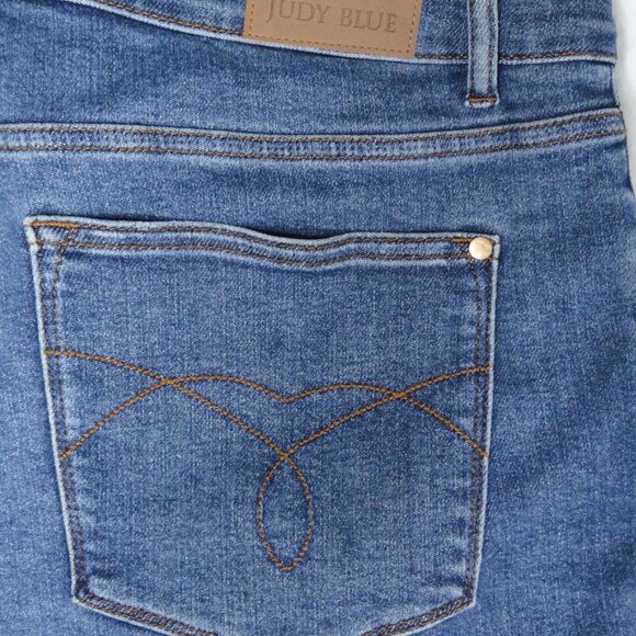 JUDY BLUE Medium Wash Raw Hem Stretch Denim Jean Shorts JB150176 Womens Size 1XL - Picture 8 of 9